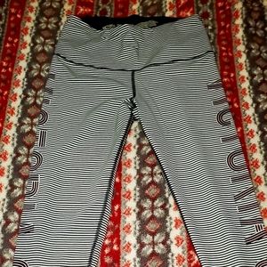 Vs leggings medium size